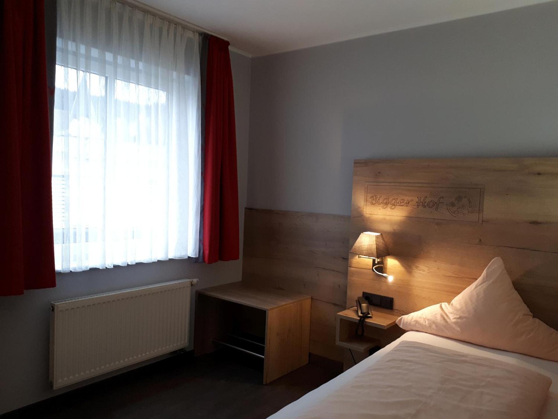 Hotel Bigger Hof - Wirtshaus Platzhirsch Am Jahnplatz Olsberg Extérieur photo